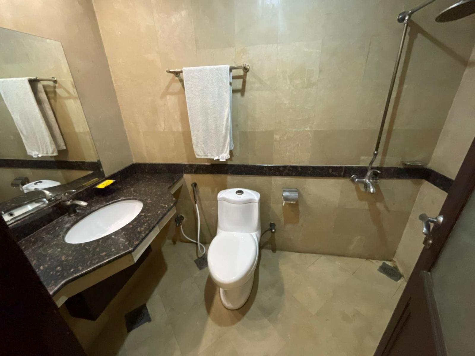 Panoramic Hotel Lahore Luaran gambar